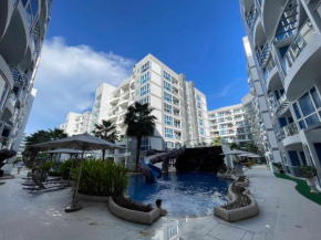 Grand Avenue Condo by Cerno